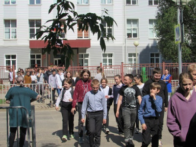 В школе прошла учебная эвакуация.