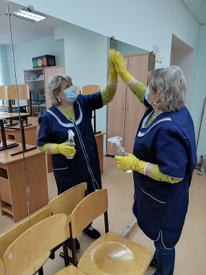 В связи с распространением COVID — 19