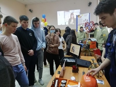 «День отрытых дверей» в Отрадненском нефтяном техникуме.